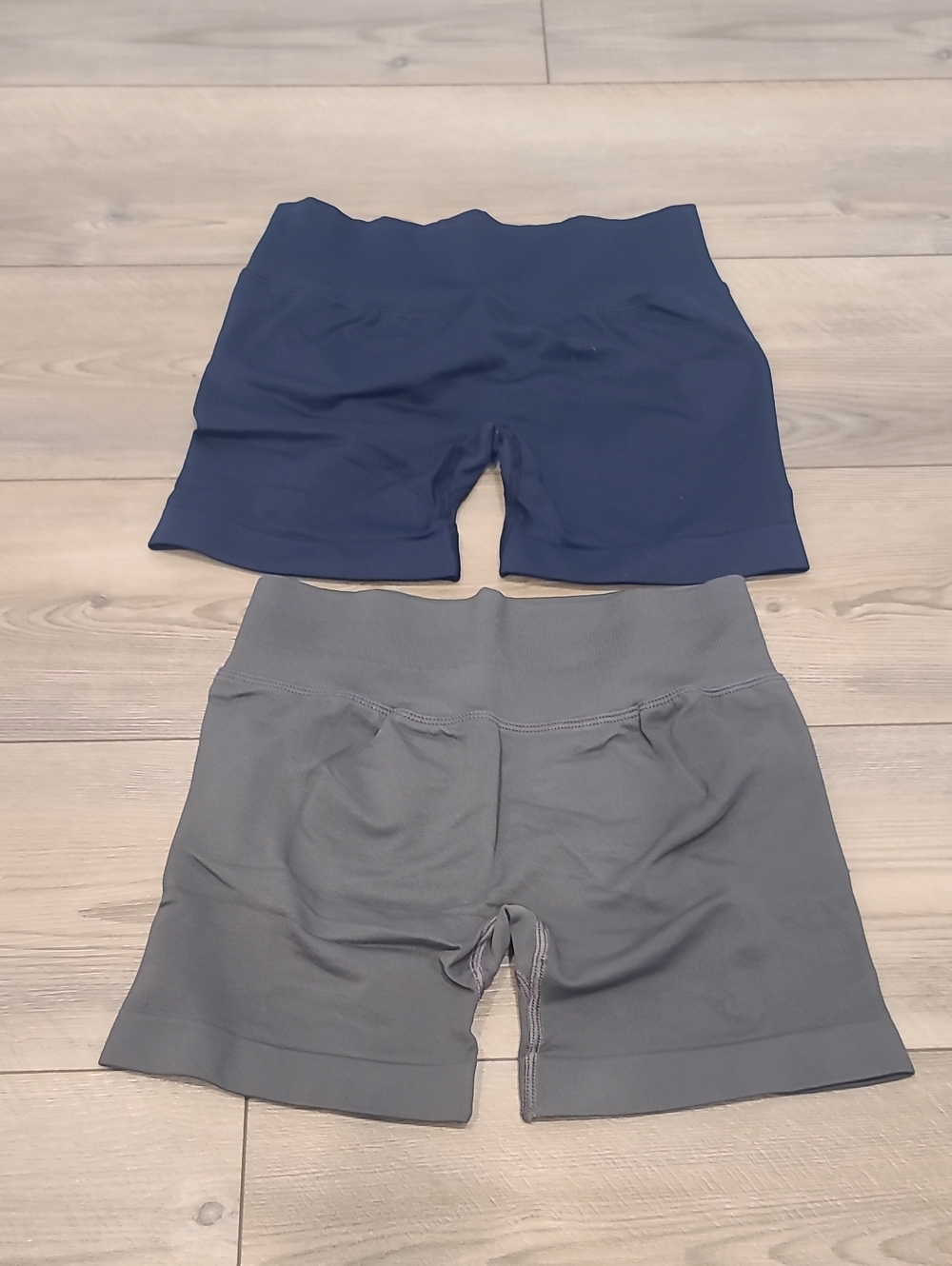 Women’s High-Waist Seamless Bike Shorts — Navy and Gray. BB 4